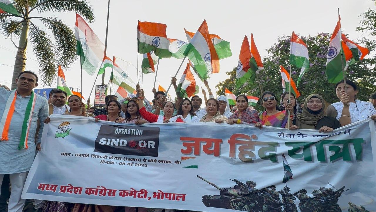 भोपाल में, रेडक्रॉस (शिवाजी चौक) से शौर्य स्मारक तक आयोजित ‘जय हिंद यात्रा’ 